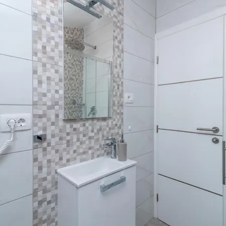 Daniela 트로기르