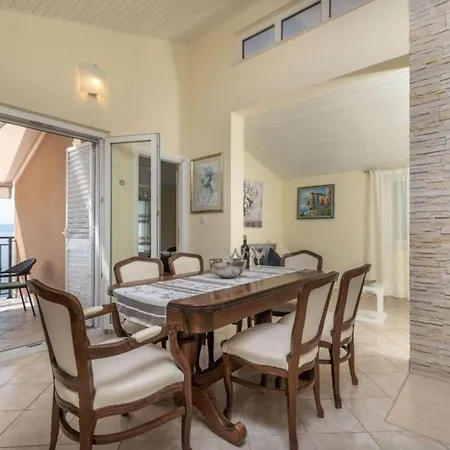 아파트 Daniela 트로기르