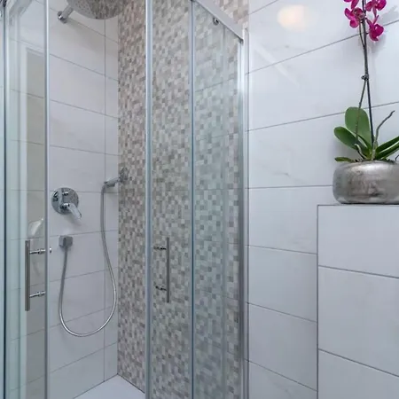 Daire Daniela Trogir